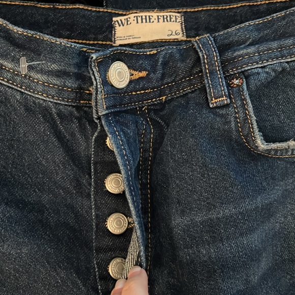 We The Free Maggie Mid-Rise Straight-Leg Raw Hem Jeans in Dark Wash - Picture 7 of 10